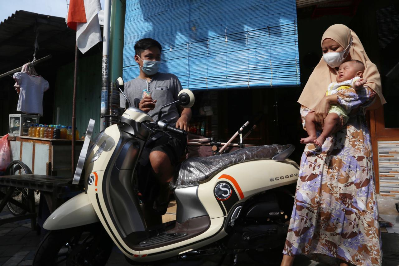Rejeki Bayi, Warga Sidoarjo...