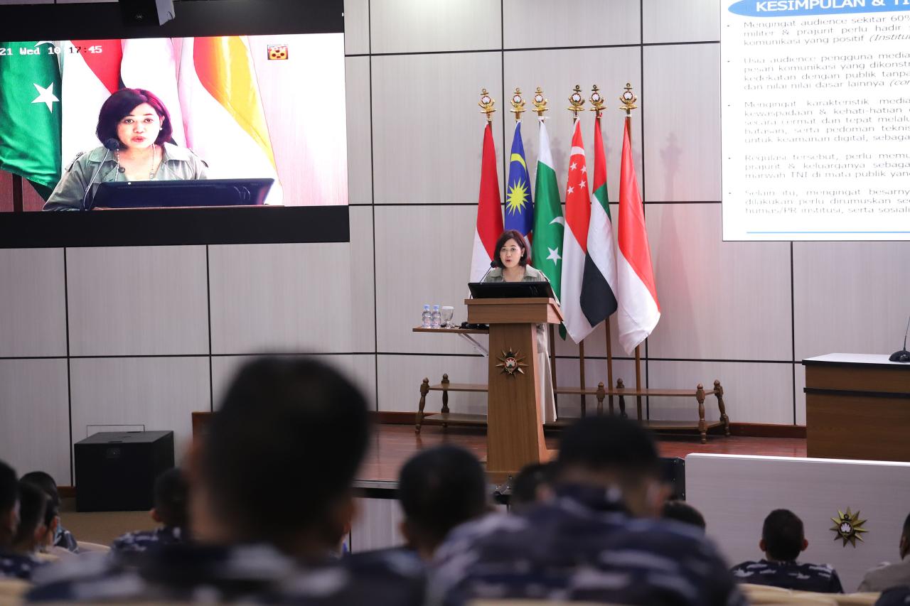 Kuliah Umum Dr. Susaningtyas...