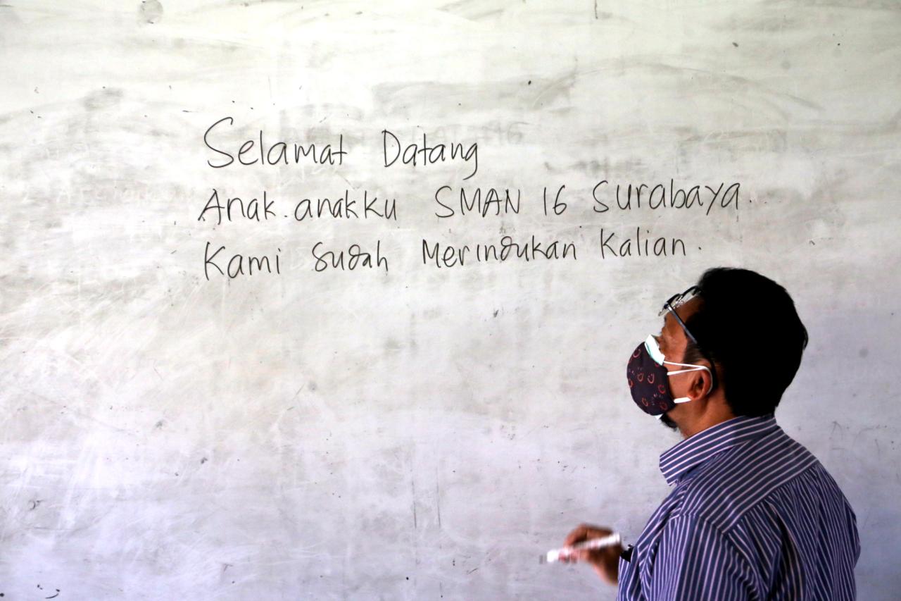 Bikin Baper, Guru Ini...