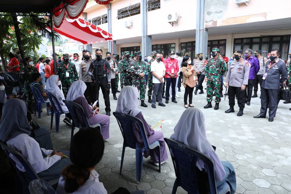 Panglima TNI dan Kapolri...