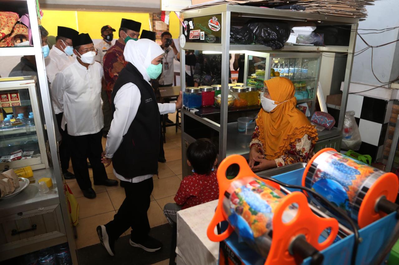 Baznas RI Salurkan Bantuan...