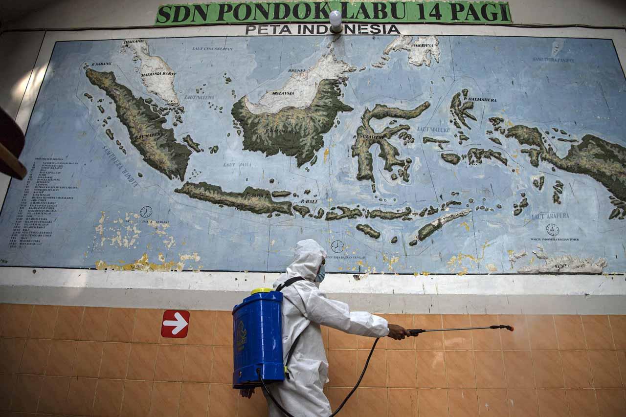 Penyemprotan Disinfektan...