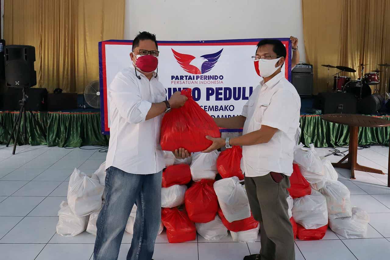 Gerkindo Bagikan Sembako...