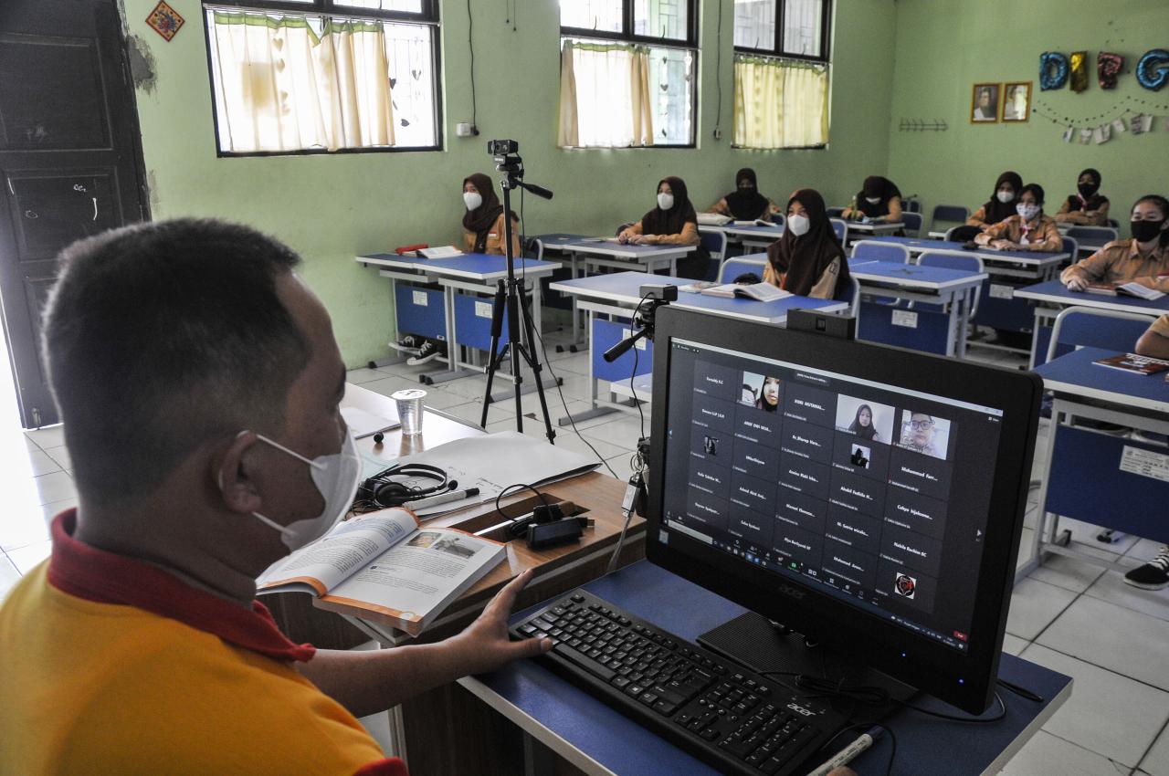 66 SMP di Bekasi Gelar...