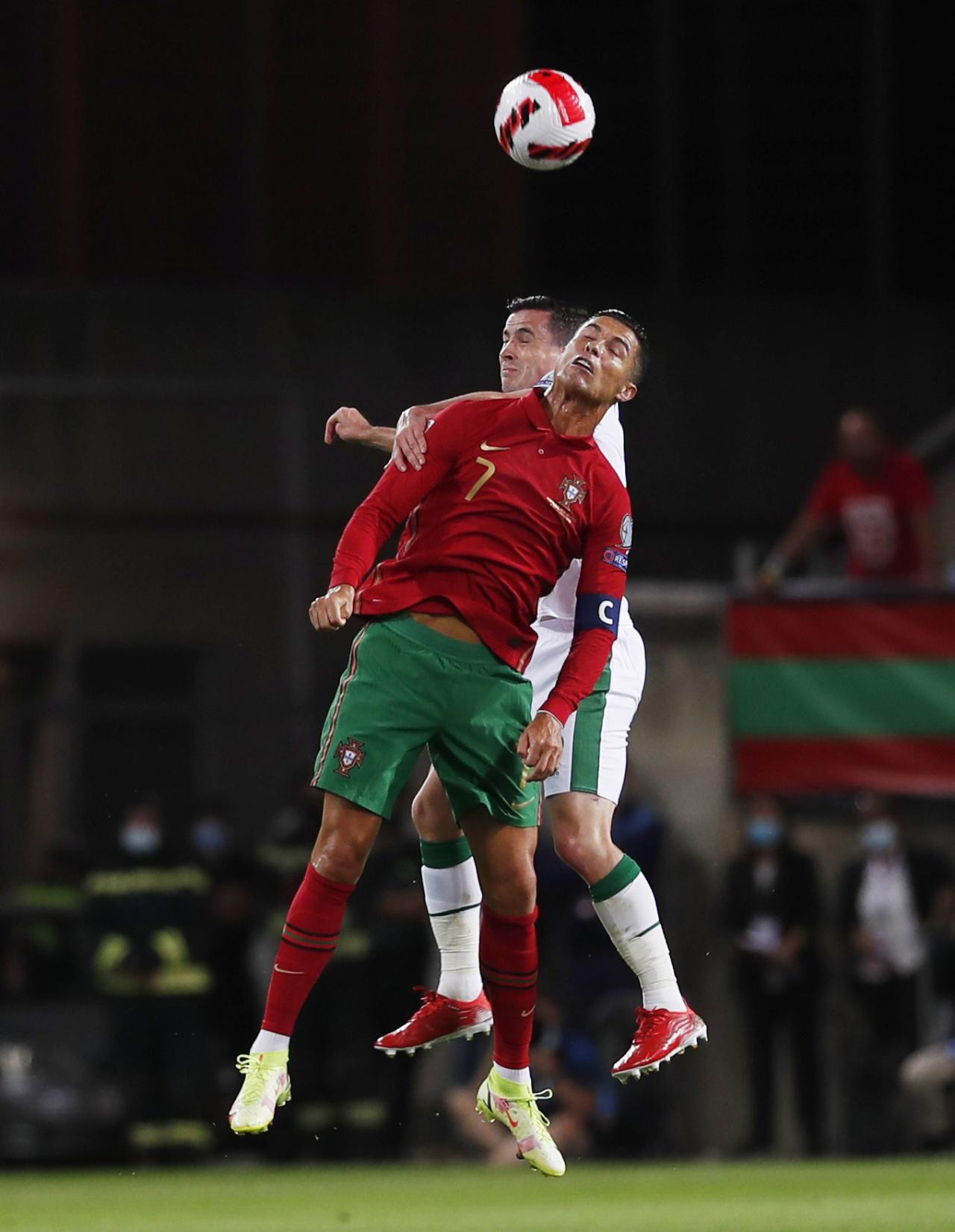 Borong Dua Gol, CR7...