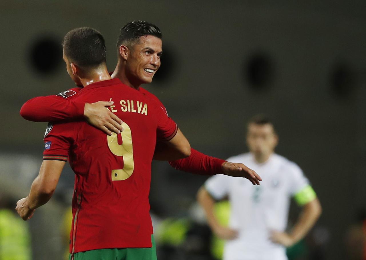 Borong Dua Gol, CR7...