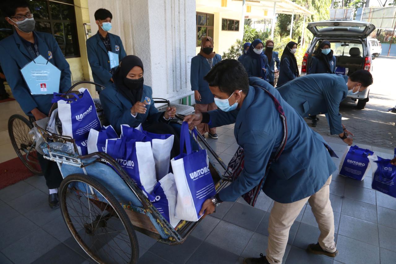 Kayuh Becak, Mahasiswa...