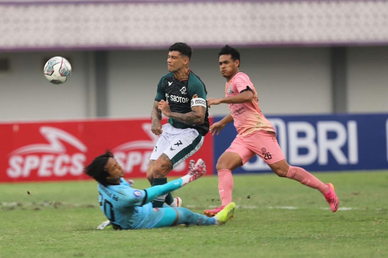 Madura United Ditahan...