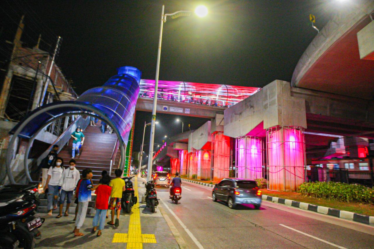 Gemerlap Warna-Warni...