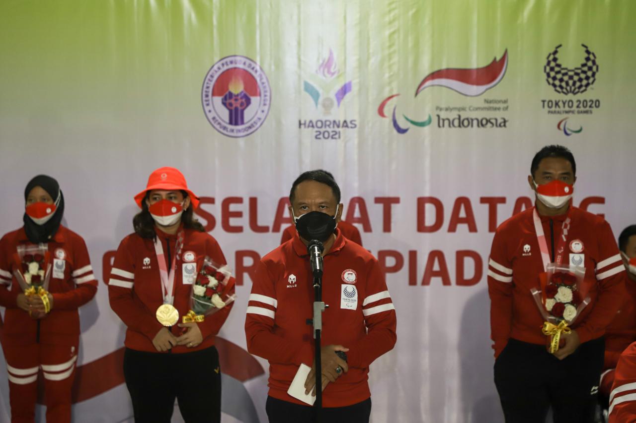 Tiba di Indonesia, Kontingen...