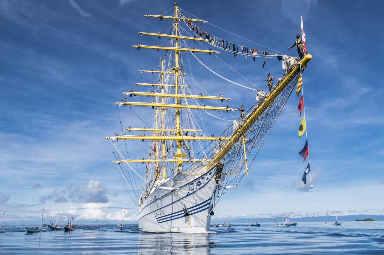 KRI Bima Suci Tiba di...