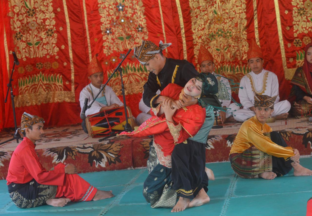 Festival Randai di Taman...