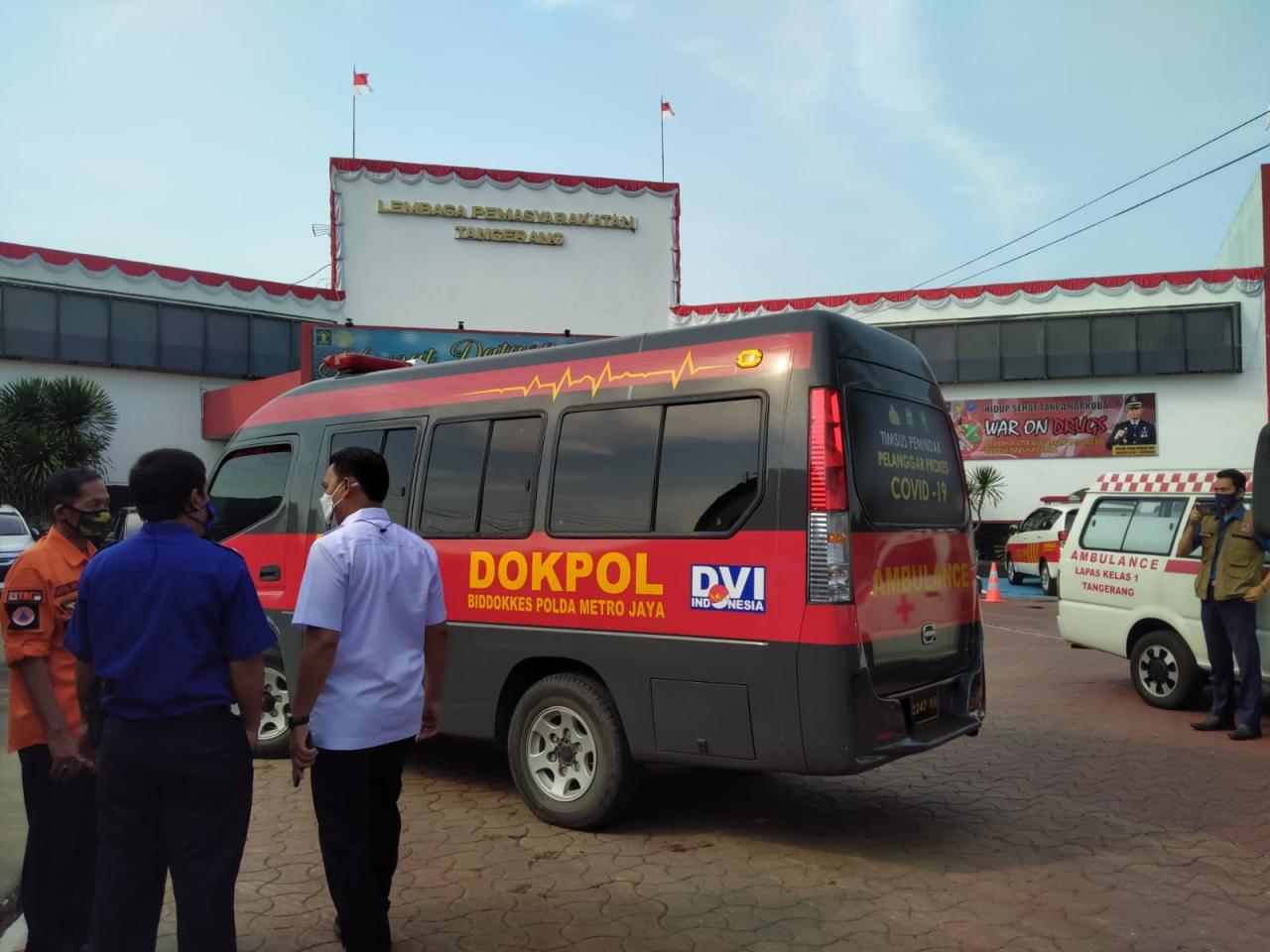 Puluhan Polisi Jaga...