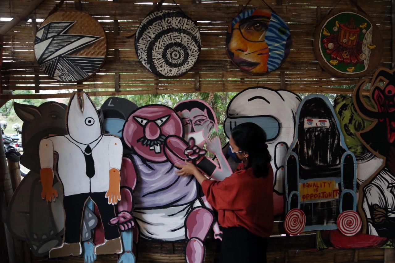 Kreatif, Komunitas Ini...