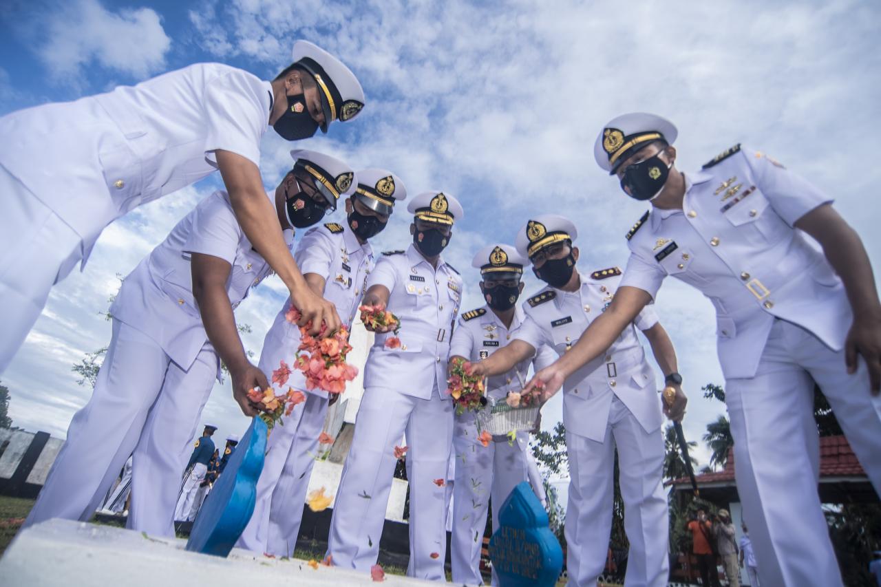 Ziarah Taman Makam Pahlawan...