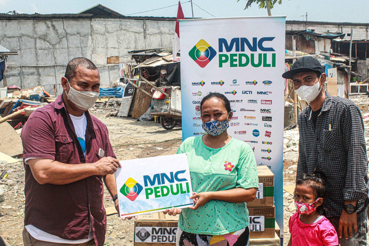 MNC Peduli Bagikan Susu...