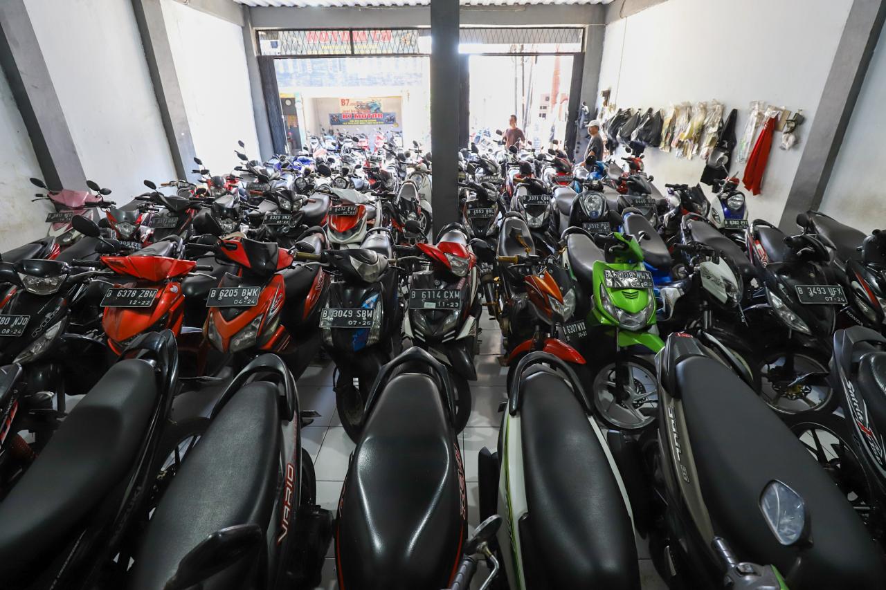 Pedagang Motor Bekas...