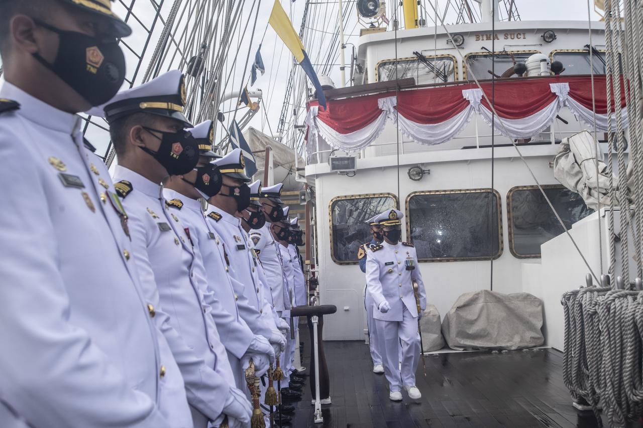 Upacara HUT TNI AL ke-76...