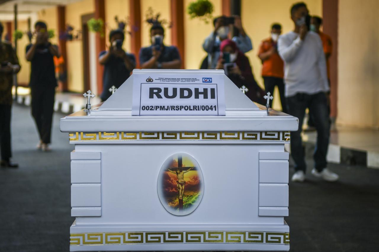 Isak Tangis Keluarga...
