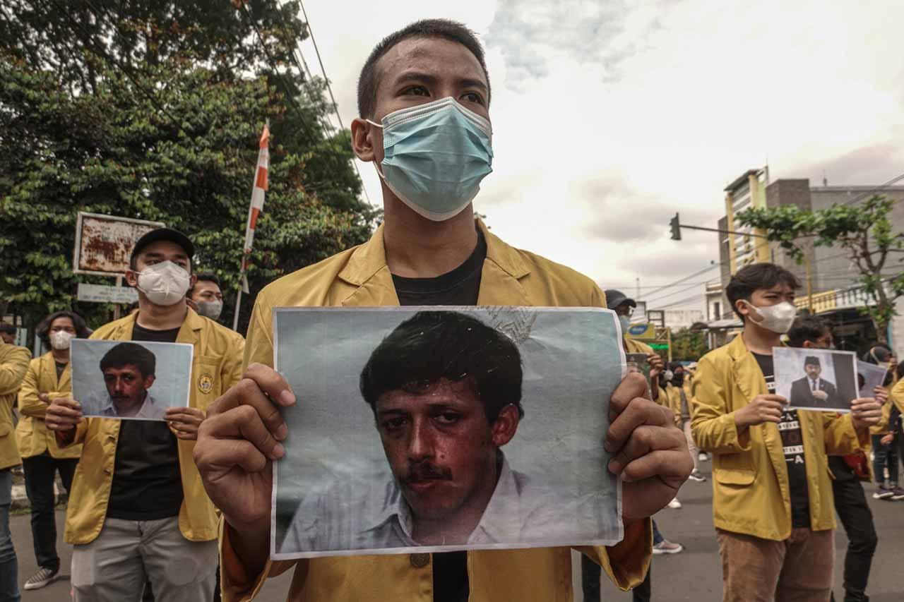 Mahasiswa Tuntut Jaksa...