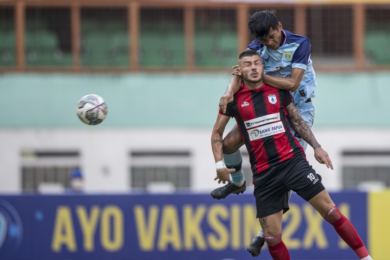 Pertandingan Liga 1...