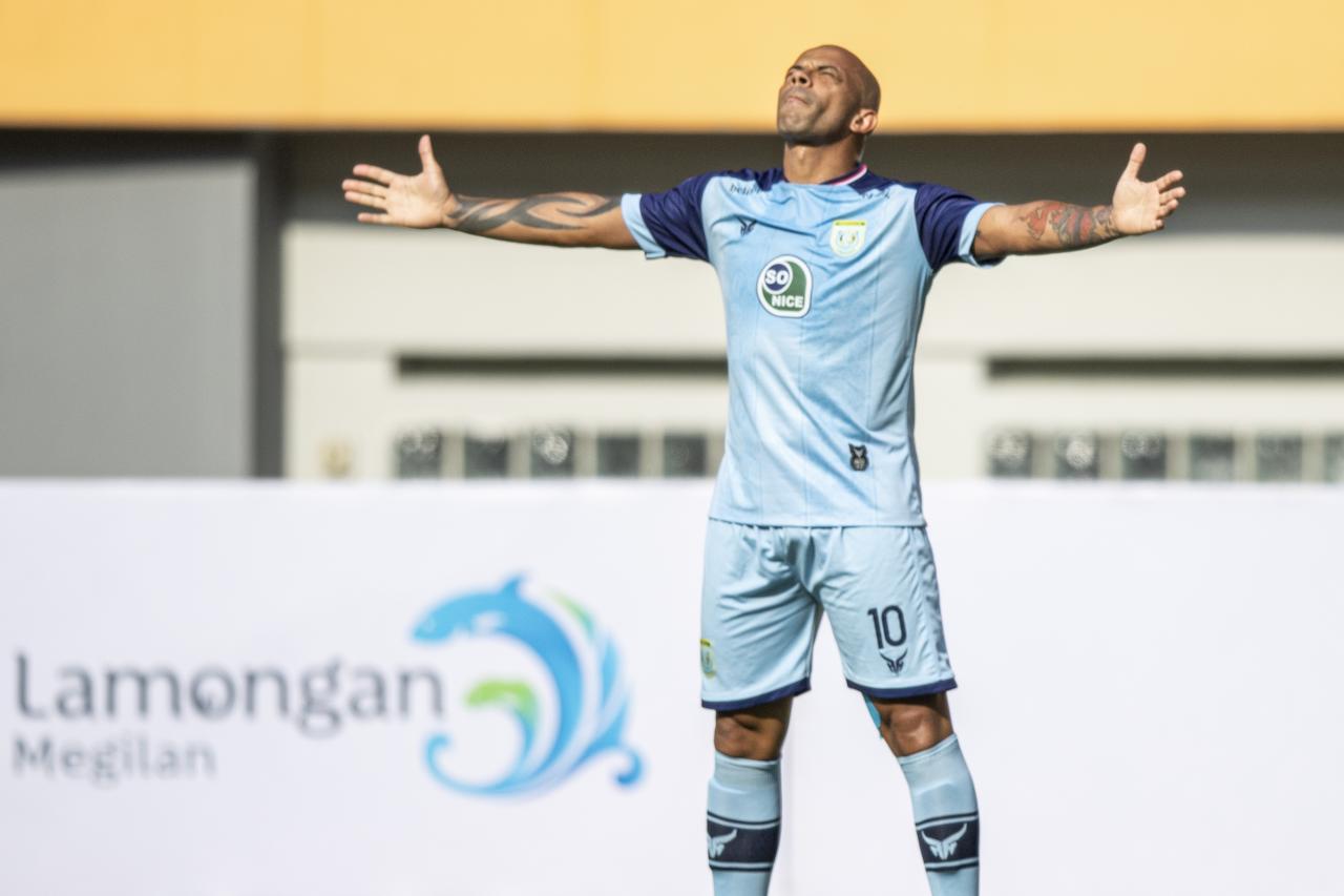 Pertandingan Liga 1...