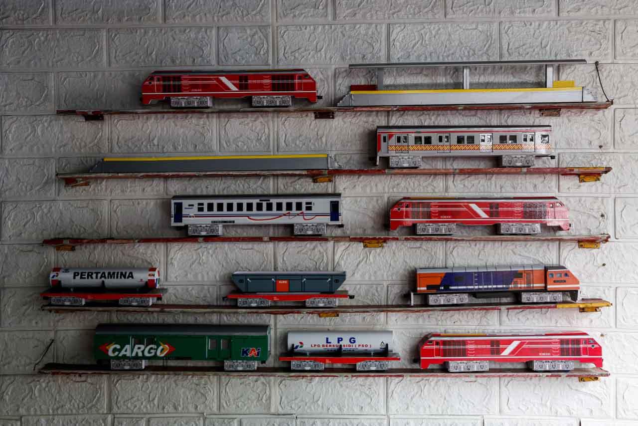 Bisnis Miniatur Kereta...