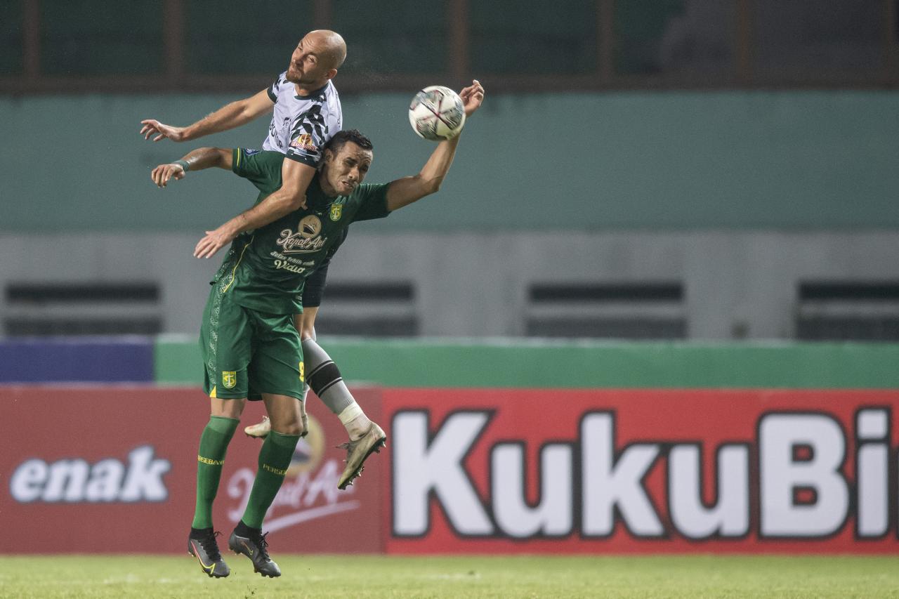 Persebaya Surabaya Tundukkan...
