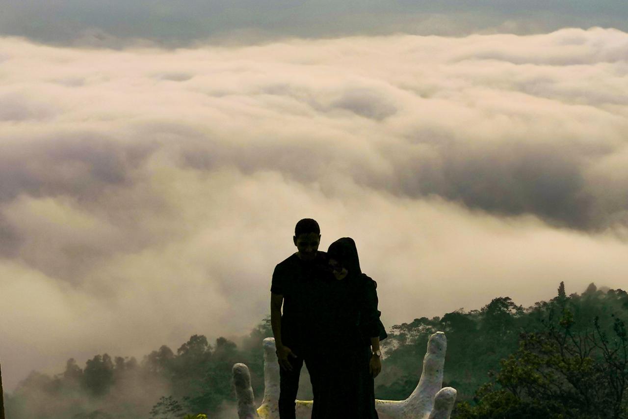 Berwisata ke Negeri...