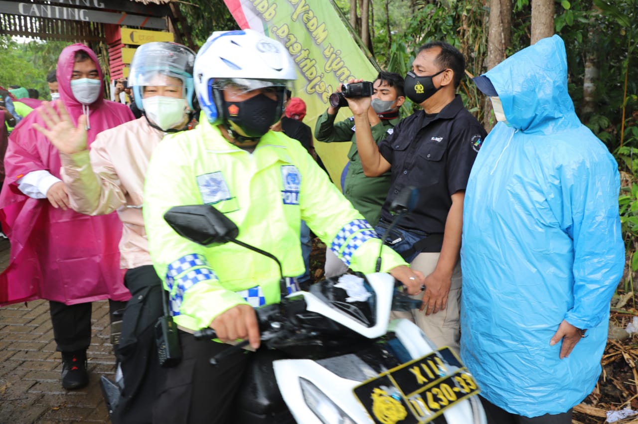 Kunjungan Kerja Mensos...