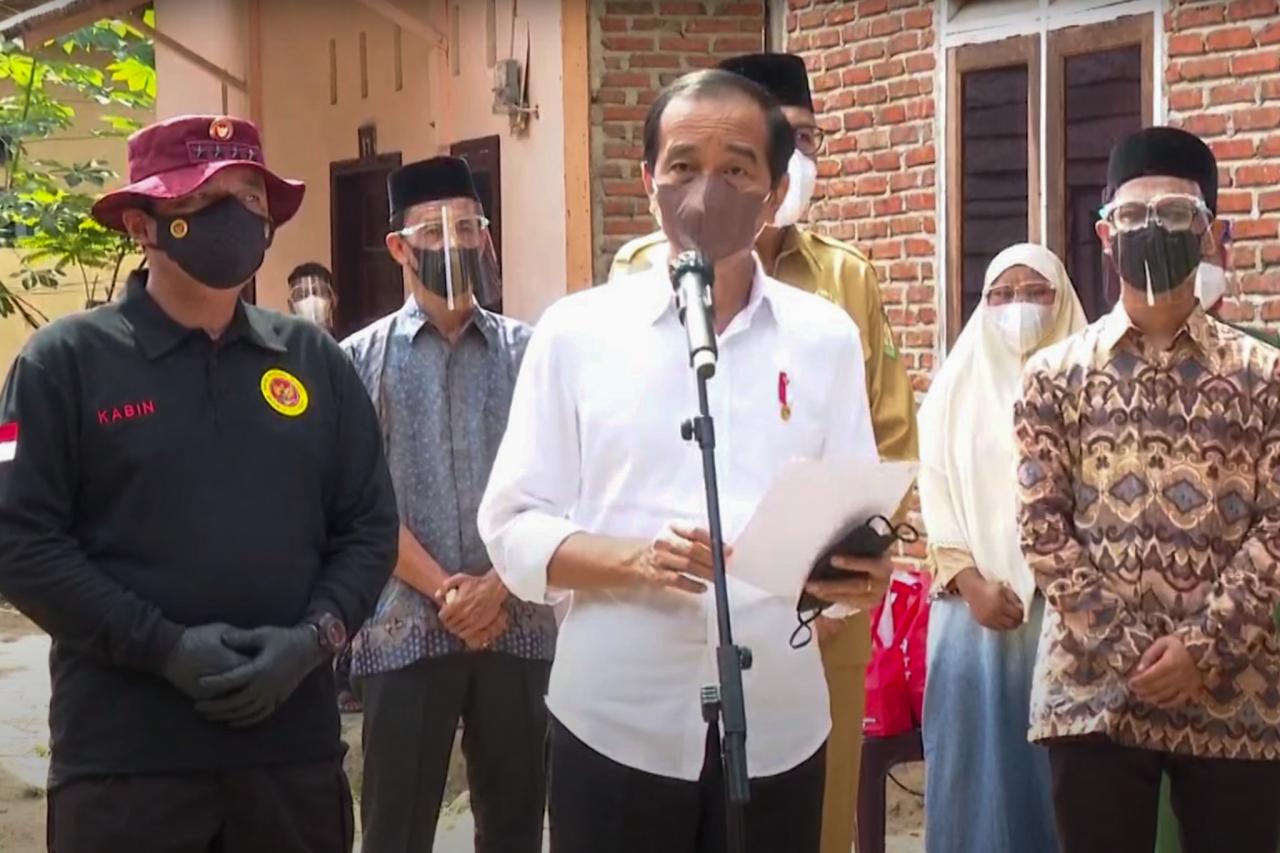 Presiden Jokowi dan...