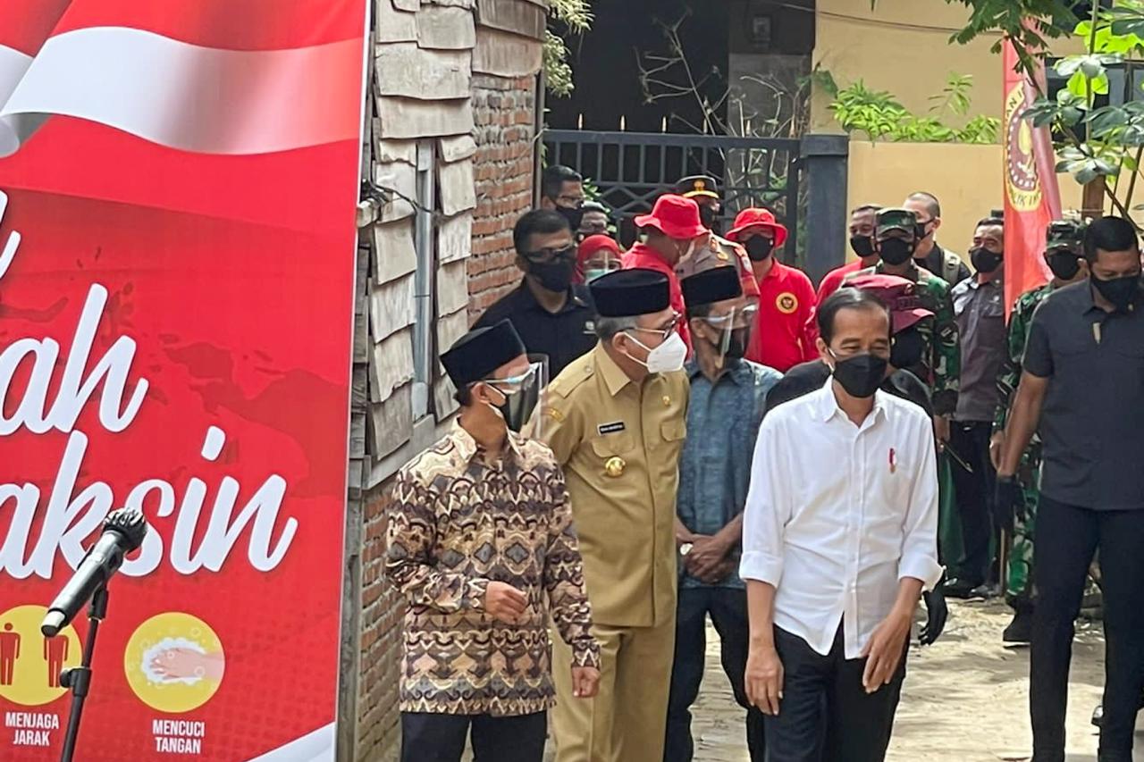 Presiden Jokowi dan...
