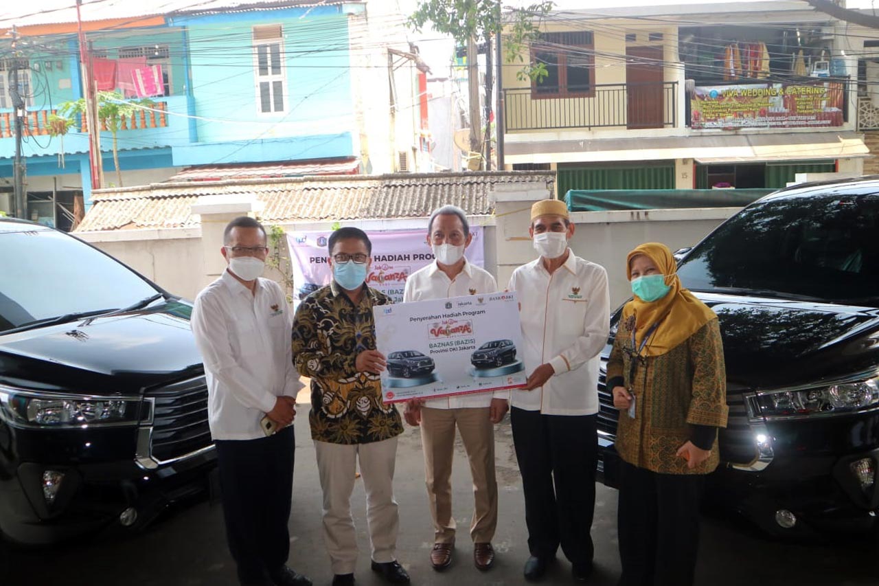Bank DKI Serahkan Hadiah...