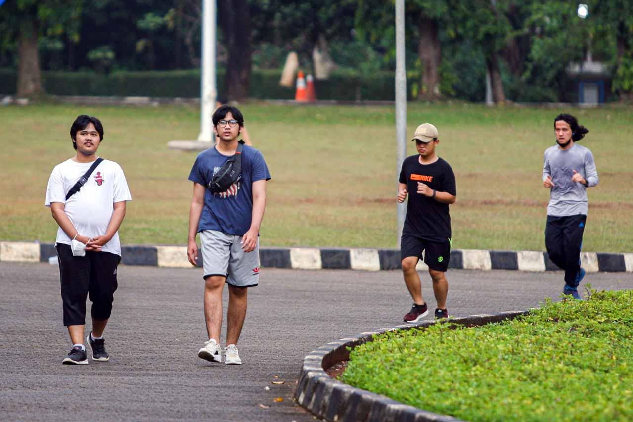 Warga Manfaatkan Area...