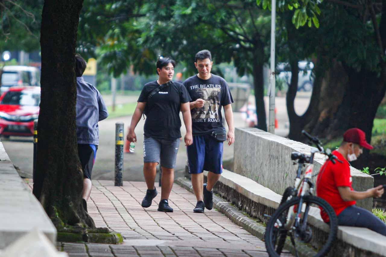 Warga Manfaatkan Area...