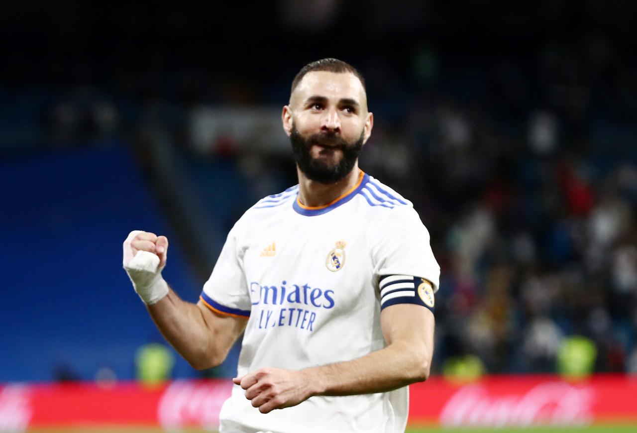 Raksasa Madrid Bantai...