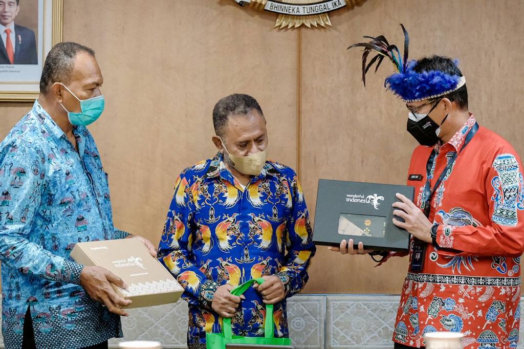Sandiaga Uno Bertemu...