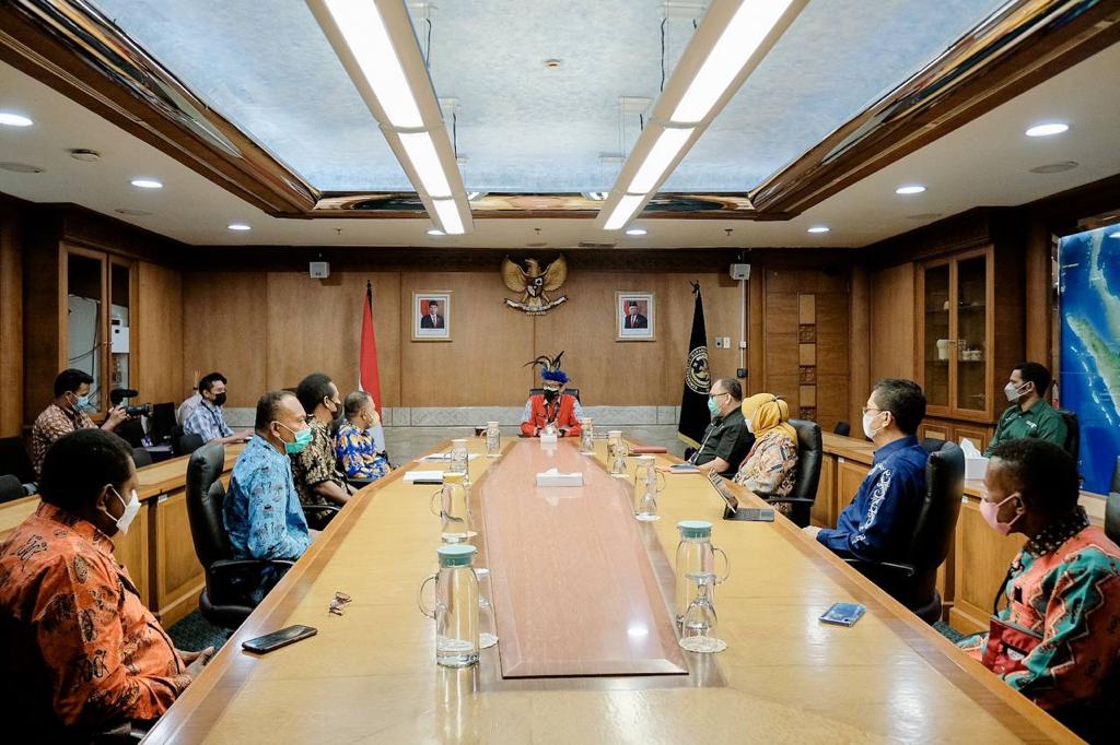 Sandiaga Uno Bertemu...