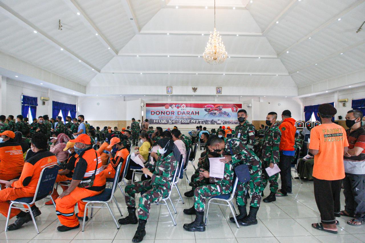 Sambut HUT TNI ke-76,...