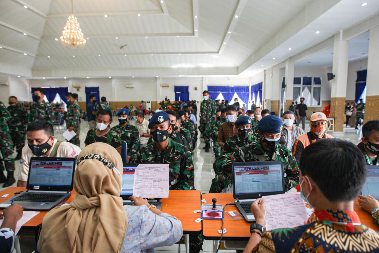 Sambut HUT TNI ke-76,...
