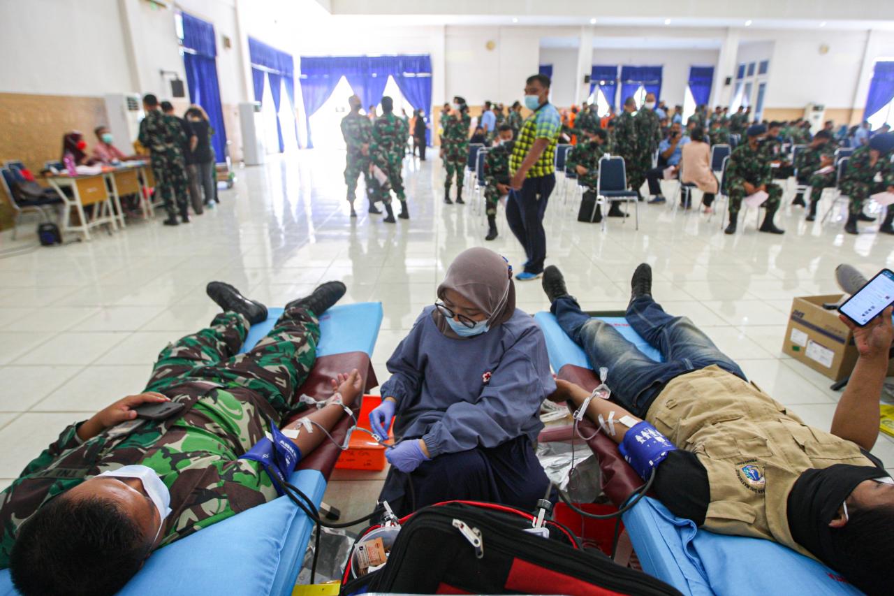 Sambut HUT TNI ke-76,...