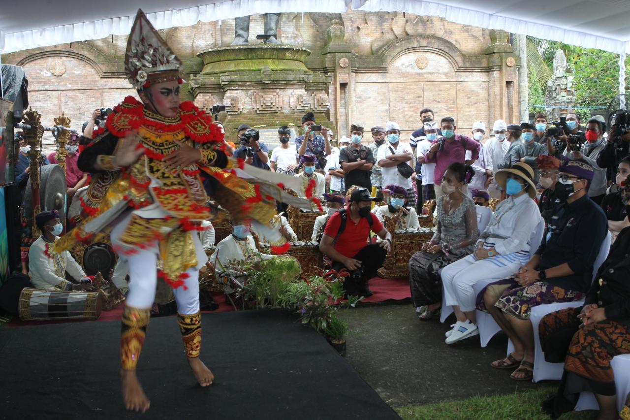 Sandiaga Uno Pemimpin...