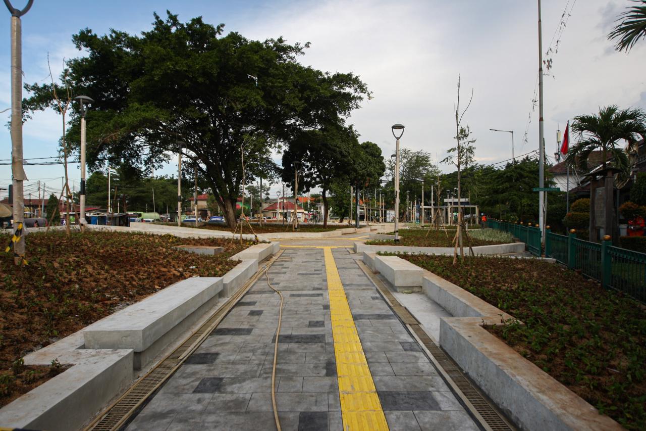 Revitalisasi Stasiun...