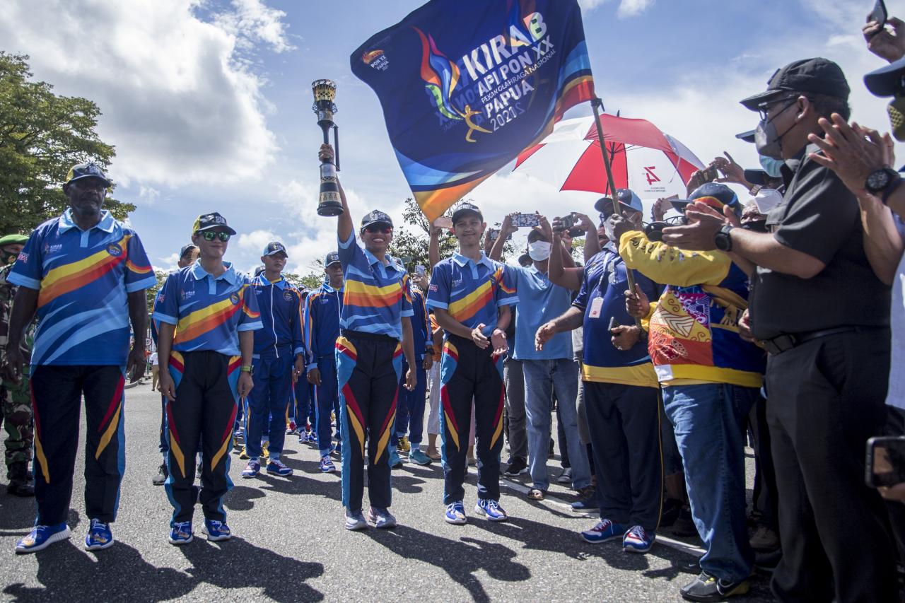 Kirab Api PON XX Papua...