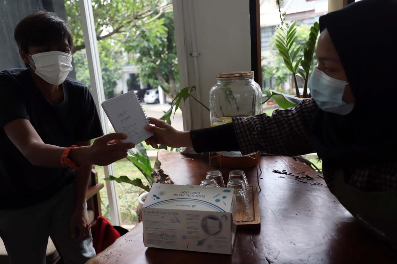 Kafe Ramah Bagi Penyandang...
