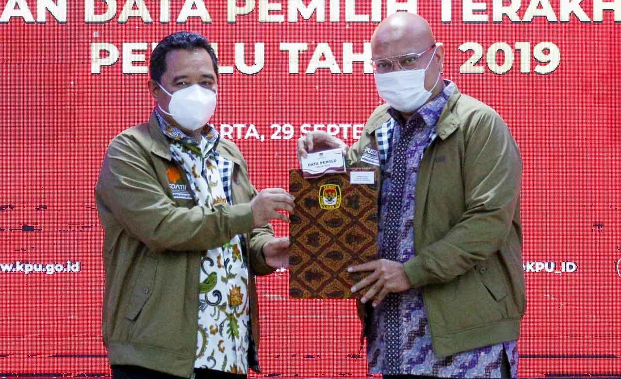 Penyerahan Data Pemilu...