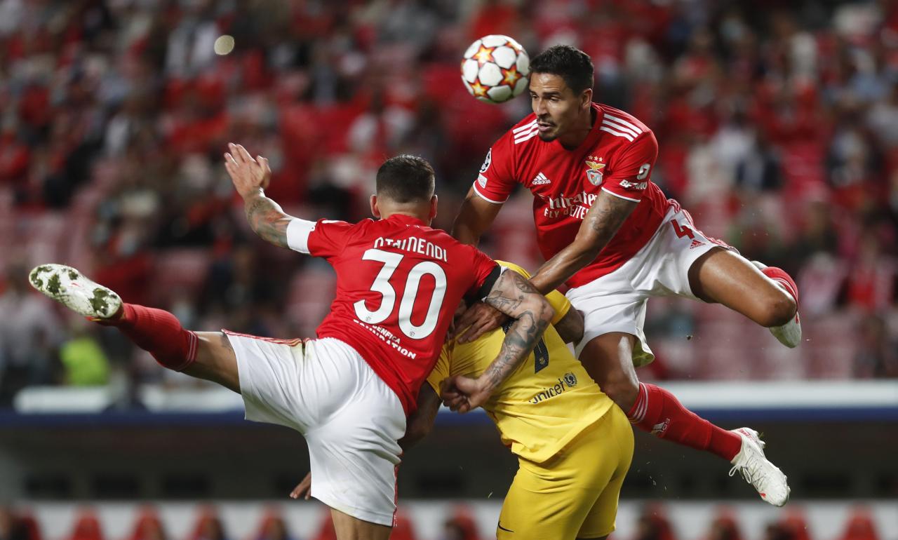 Benfica Bantai Tanpa...