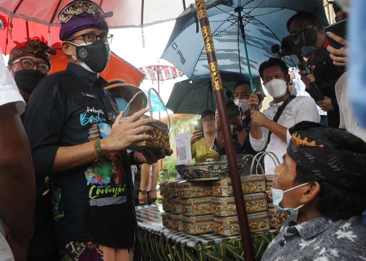 Sandiaga Uno Beri Pekerjaan...