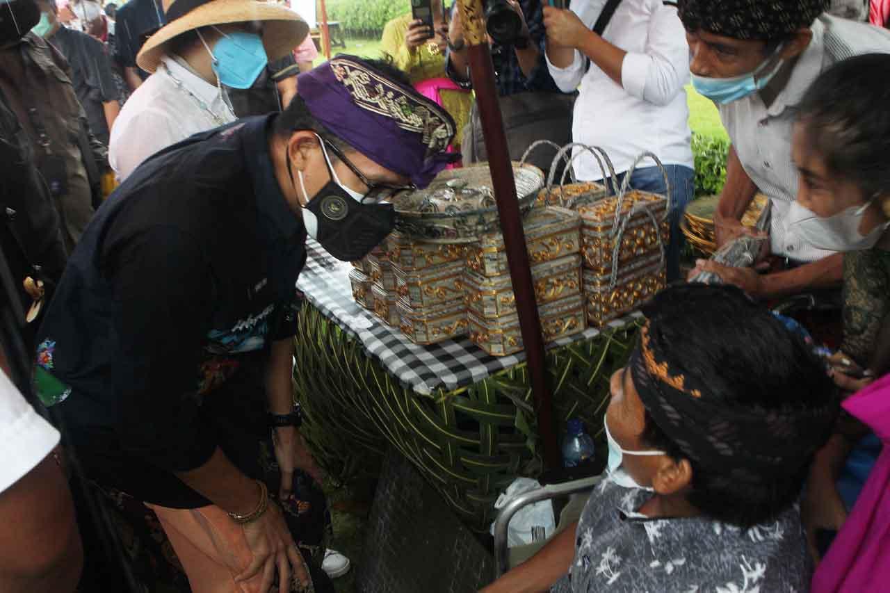 Sandiaga Uno Beri Pekerjaan...