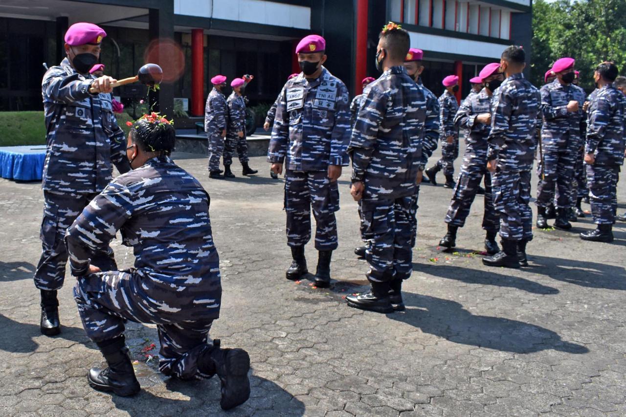Tradisi Kenaikan Pangkat...